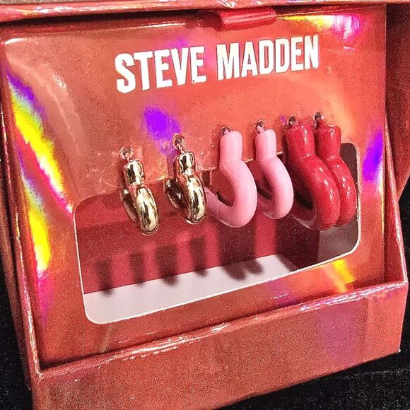 Steve Madden Heart Hoop Earring Set - Picture 3 of 6